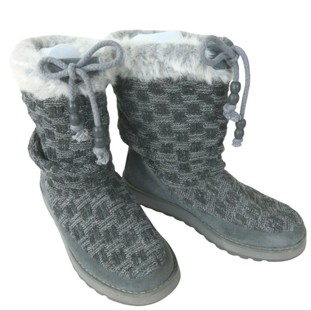 Sketchers sweater boots